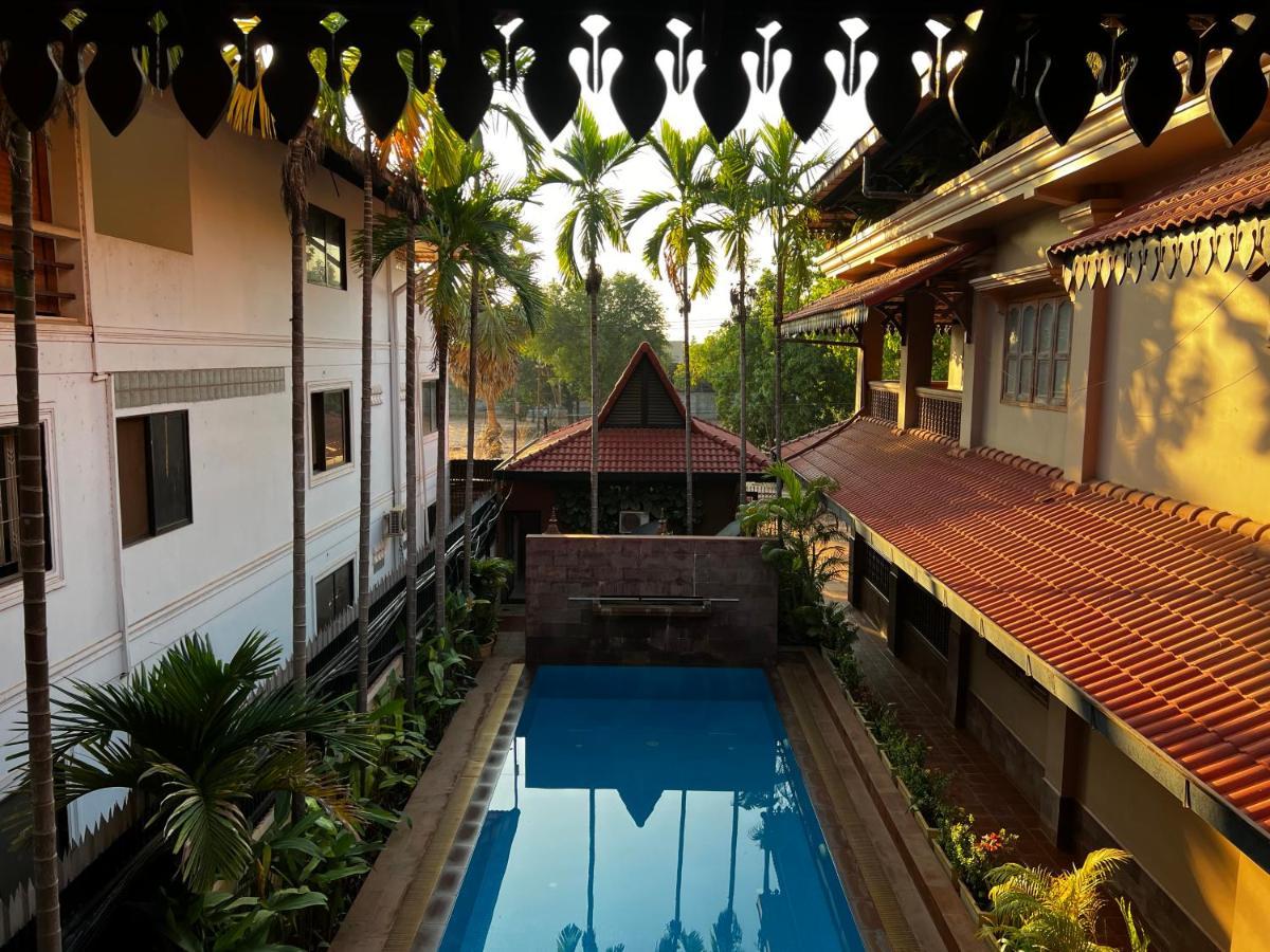 Shining Angkor Apartment Hotel Сіємреап Екстер'єр фото