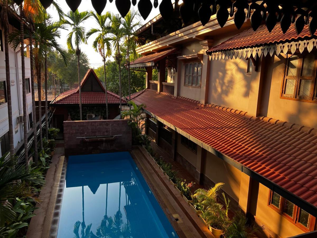Shining Angkor Apartment Hotel Сіємреап Екстер'єр фото
